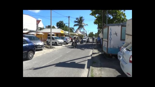 Visite de l'île Marie Galante en Harley Davidson : harleys, triumph et autres belles motos customs