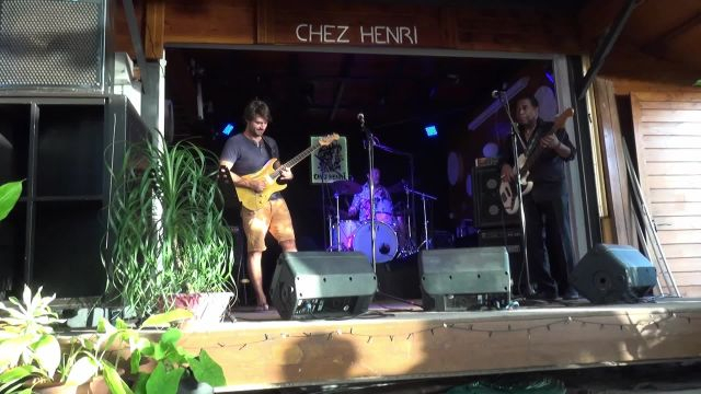 La voix toujours aussi envoutante d'Al Sanders : bôdé party Chez Henri