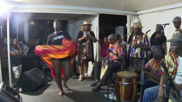 On danse en rythme au son du gwoka parfait pour le verbe rythmer