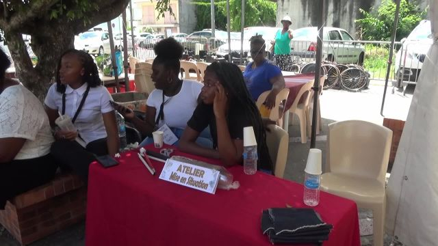 Actions de sensibilisation pour le handicap à Grand Bourg