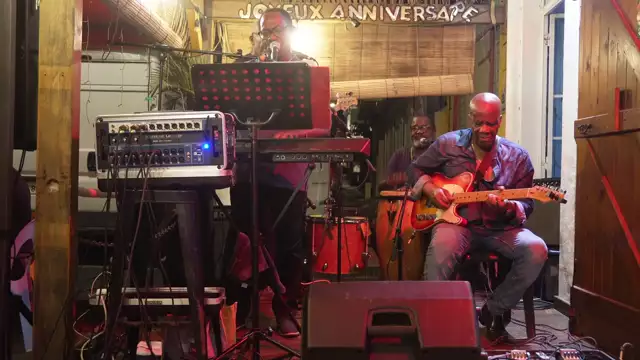 Le concert live d'Exotic Love au Siwo Café