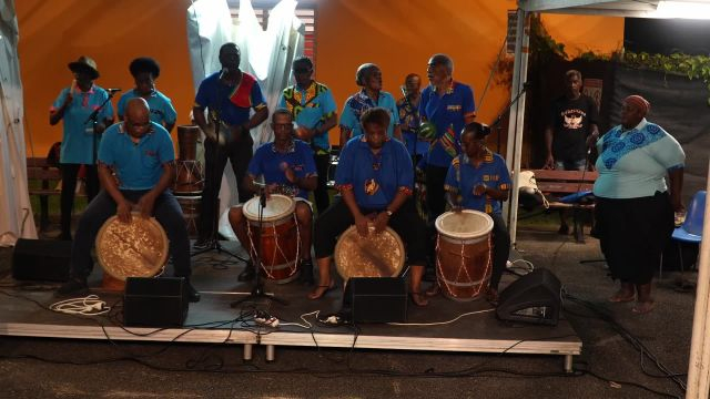 Les rythmes du Gwoka interprétés par Kadansmag  le Pajambel