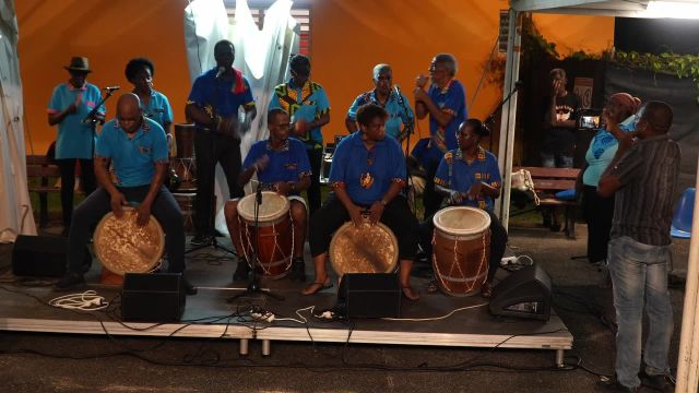 Le rythme kaladja interprété par Kadansmag Goume pou tè